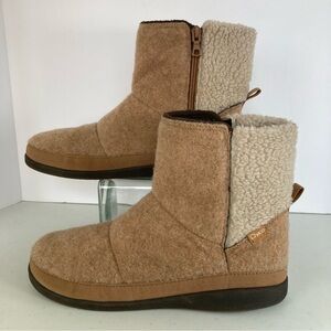 CHACO Revel Tall Brown Sugar Fleece Casual Cozy Boots Womens Sz 10 No Wear Nice